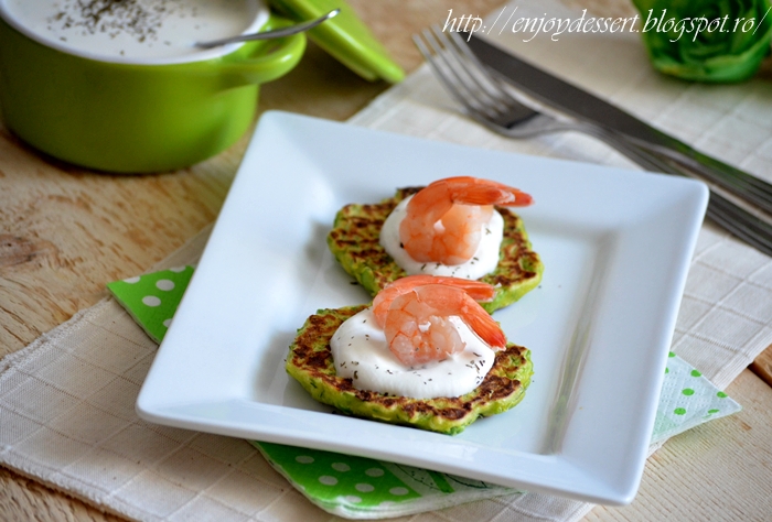 Creveti cu fritatta de mazare, menta si feta