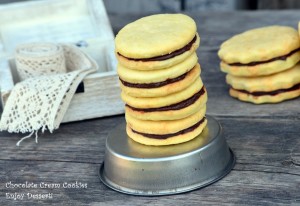 Biscuiti cu crema de ciocolata_1