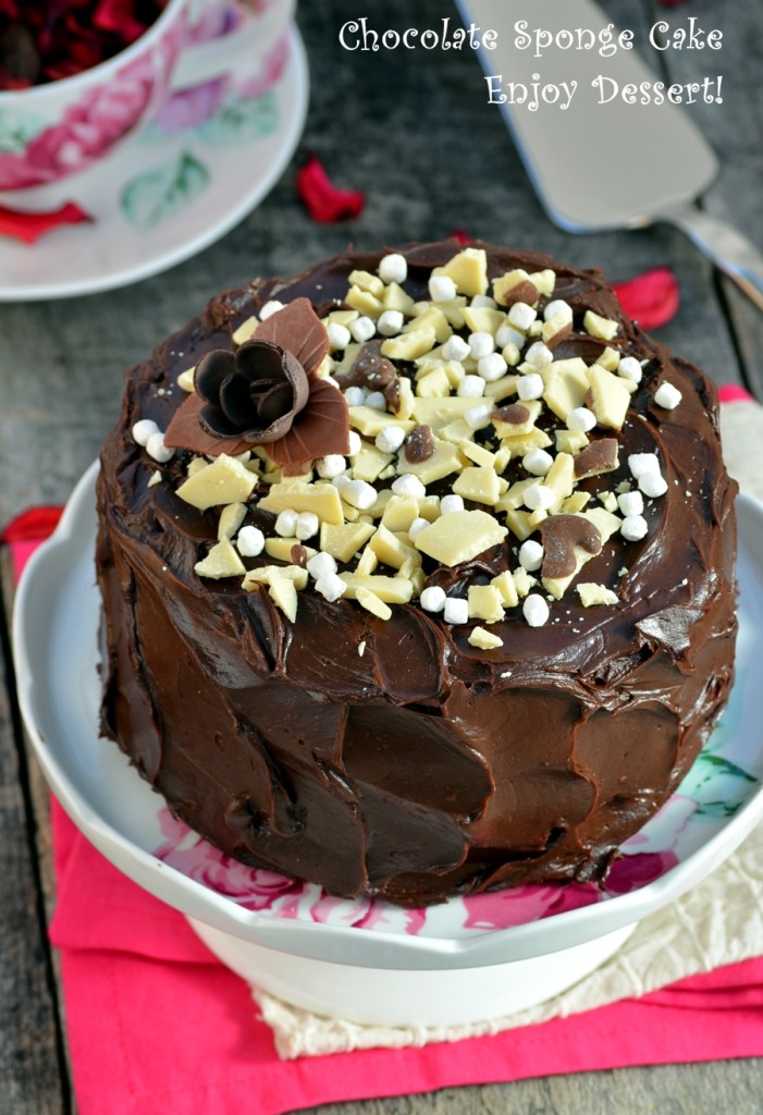 Tort simplu cu ganache de ciocolata