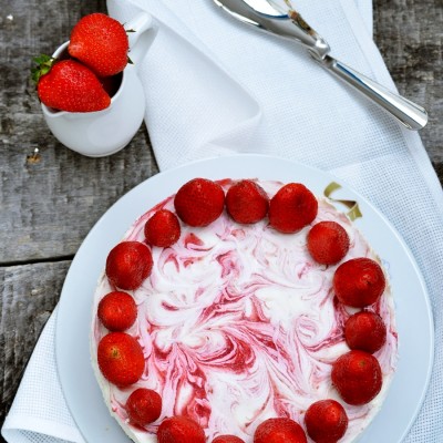 No Bake Strawberry Ginger Cheesecake