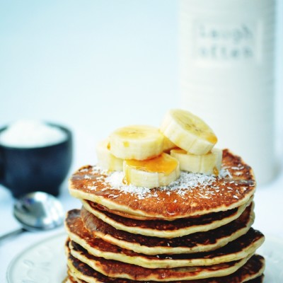 Pancakes cu banane si lapte de cocos