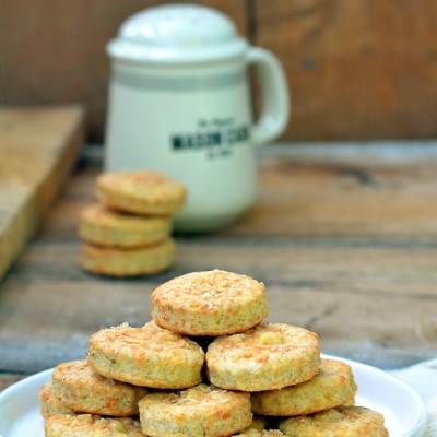 Biscuiti cu branza si parmezan