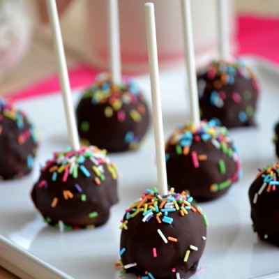 Cake Pops – Prajiturele de ciocolata pe bat