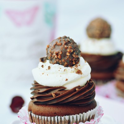 Truffle cupcakes – Cupcakes cu crema trufa de ciocolata