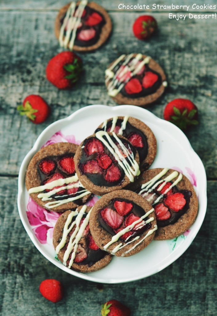 Biscuiti cu ciocolata si capsune